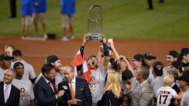 astros-game7-winit.jpg